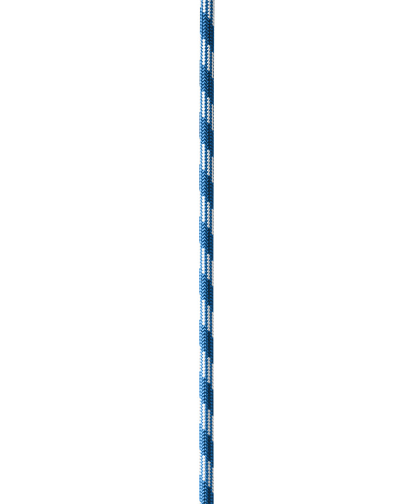 Blaue Kletterleine mit weißen Mustern auf hellem Hintergrund.