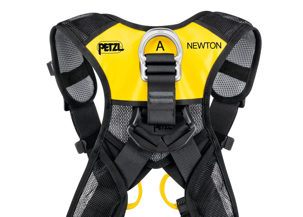 Petzl Newton Sicherheitsgeschirr mit gelbem Rücken und verstellbaren Gurten für Kletter- und Höhenarbeiten.