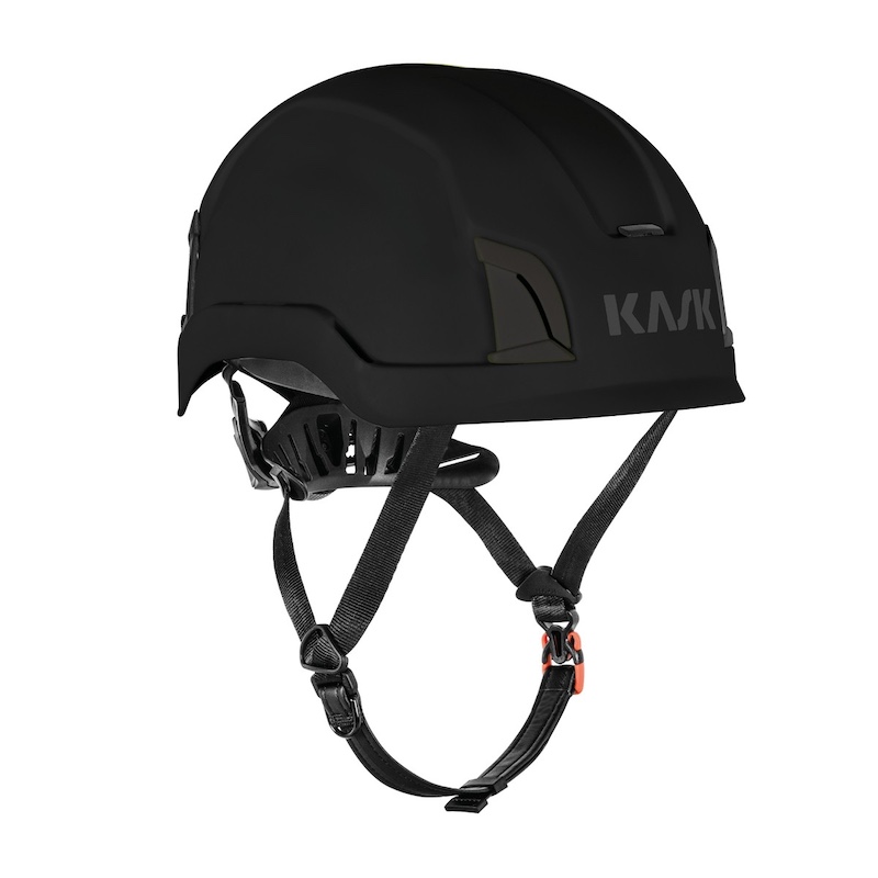Schwarzer Kask Helm für Kletterer mit verstellbarem Riemen und modernem Design.